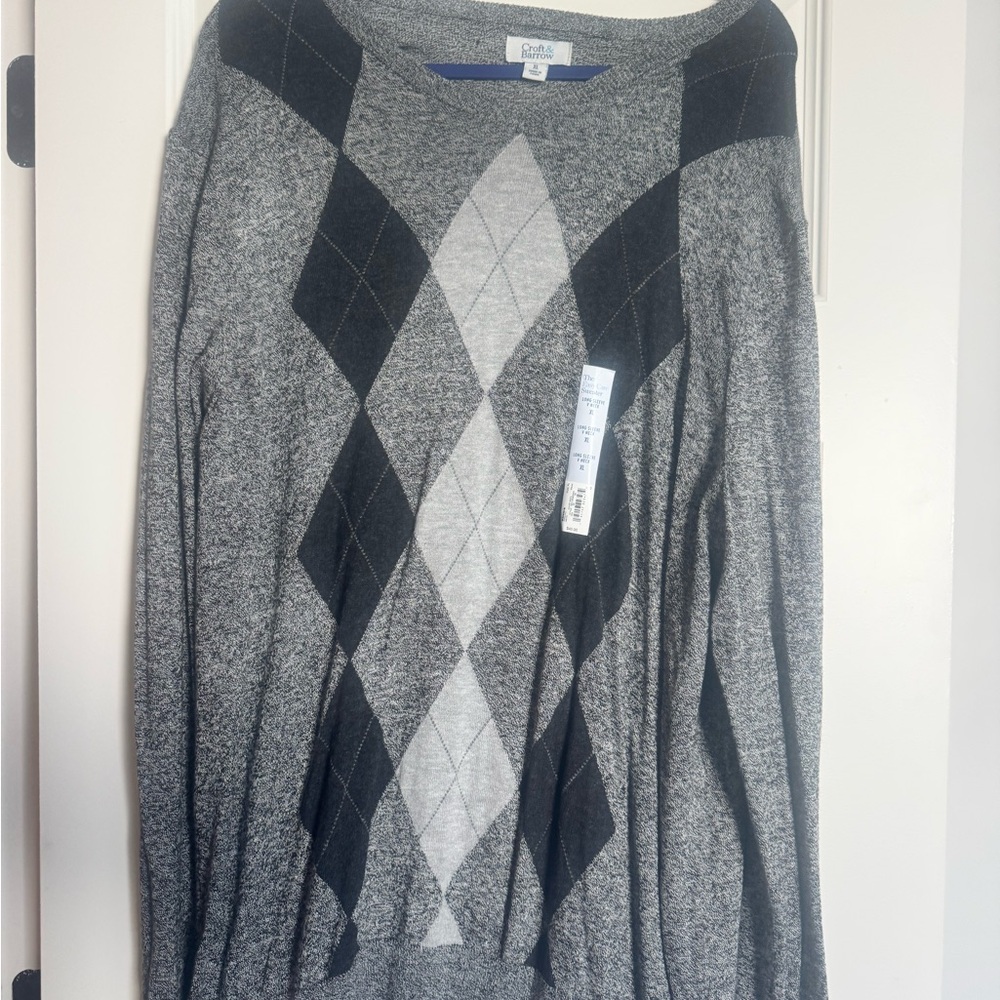 Kohl's Gray and Black Argyle Crewneck Sweater